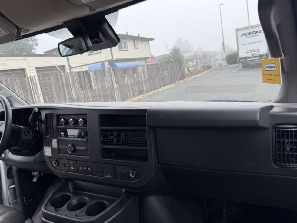 Light Duty Box Truck-Light and Medium Duty Trucks-GMC-2021-Savana G33903-West Sacramento-CA-69,554\n\t\tmiles-$ 34,500 - Image 20