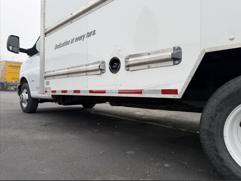 Light Duty Box Truck-Light and Medium Duty Trucks-GMC-2021-Savana G33903-West Sacramento-CA-69,554\n\t\tmiles-$ 34,500 - Image 6