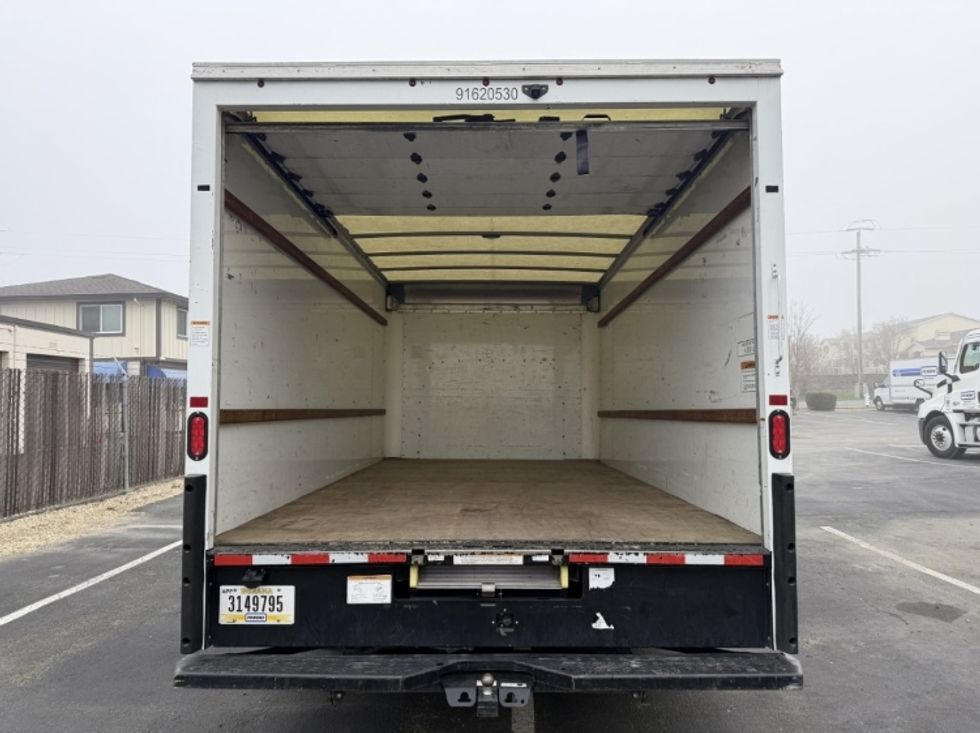 Light Duty Box Truck-Light and Medium Duty Trucks-GMC-2021-Savana G33903-West Sacramento-CA-69,554\n\t\tmiles-$ 34,500 - Image 9