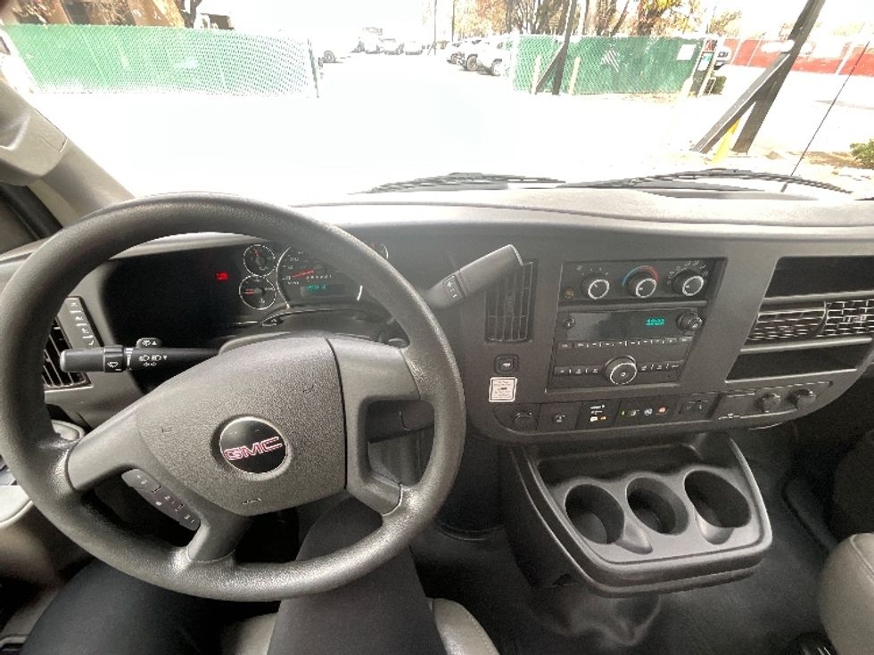 Light Duty Box Truck-Light and Medium Duty Trucks-GMC-2021-Savana G33903-West Sacramento-CA-75,469\n\t\tmiles-$ 33,750 - Image 18