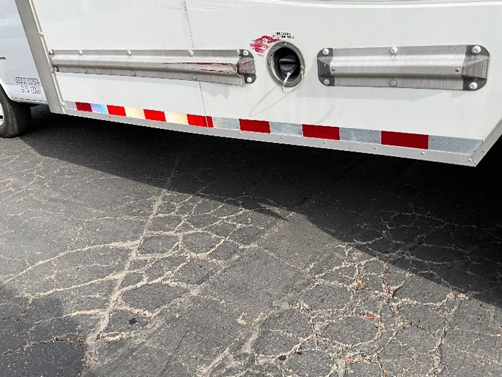 Light Duty Box Truck-Light and Medium Duty Trucks-GMC-2021-Savana G33903-West Sacramento-CA-75,469\n\t\tmiles-$ 33,750 - Image 5