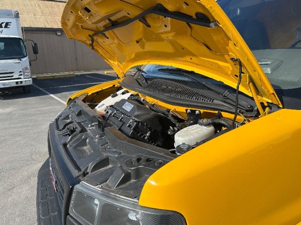 Light Duty Box Truck-Light and Medium Duty Trucks-GMC-2021-Savana G33903-West Sacramento-CA-76,448\n\t\tmiles-$ 30,500 - Image 24