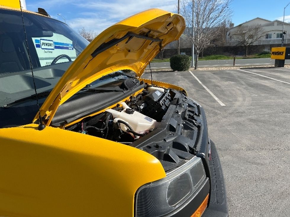 Light Duty Box Truck-Light and Medium Duty Trucks-GMC-2021-Savana G33903-West Sacramento-CA-76,448\n\t\tmiles-$ 30,500 - Image 23