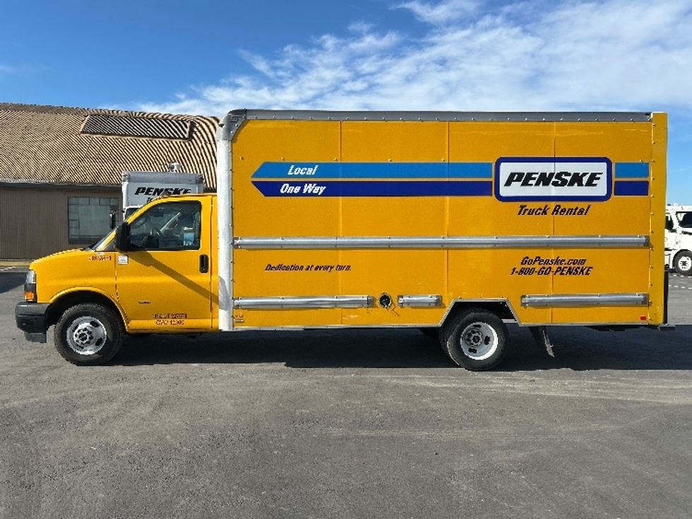 Light Duty Box Truck-Light and Medium Duty Trucks-GMC-2021-Savana G33903-West Sacramento-CA-76,448\n\t\tmiles-$ 30,500 - Image 4