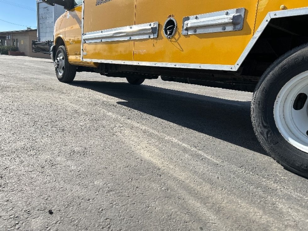 Light Duty Box Truck-Light and Medium Duty Trucks-GMC-2021-Savana G33903-West Sacramento-CA-76,448\n\t\tmiles-$ 30,500 - Image 5