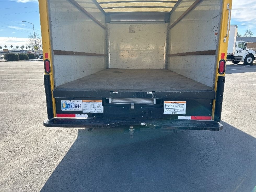 Light Duty Box Truck-Light and Medium Duty Trucks-GMC-2021-Savana G33903-West Sacramento-CA-76,448\n\t\tmiles-$ 30,500 - Image 9