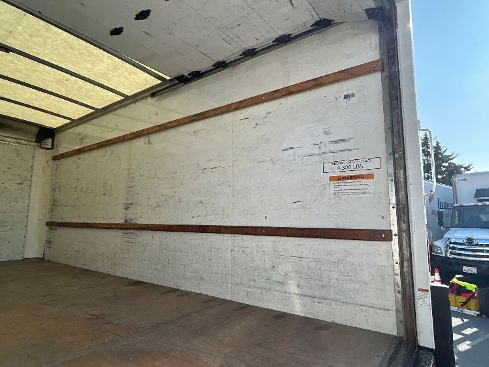 Light Duty Box Truck-Light and Medium Duty Trucks-GMC-2021-Savana G33903-West Sacramento-CA-81,320\n\t\tmiles-$ 33,000 - Image 12