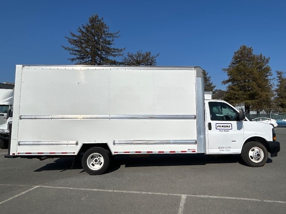 Light Duty Box Truck-Light and Medium Duty Trucks-GMC-2021-Savana G33903-West Sacramento-CA-81,320\n\t\tmiles-$ 33,000 - Image 15