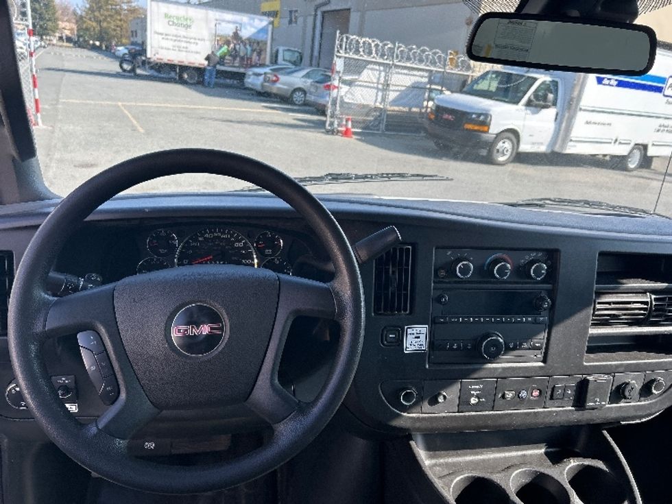 Light Duty Box Truck-Light and Medium Duty Trucks-GMC-2021-Savana G33903-West Sacramento-CA-81,320\n\t\tmiles-$ 33,000 - Image 18