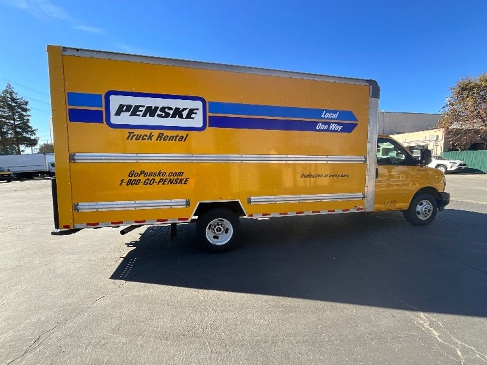 Light Duty Box Truck-Light and Medium Duty Trucks-GMC-2021-Savana G33903-West Sacramento-CA-81,392\n\t\tmiles-$ 29,750 - Image 15