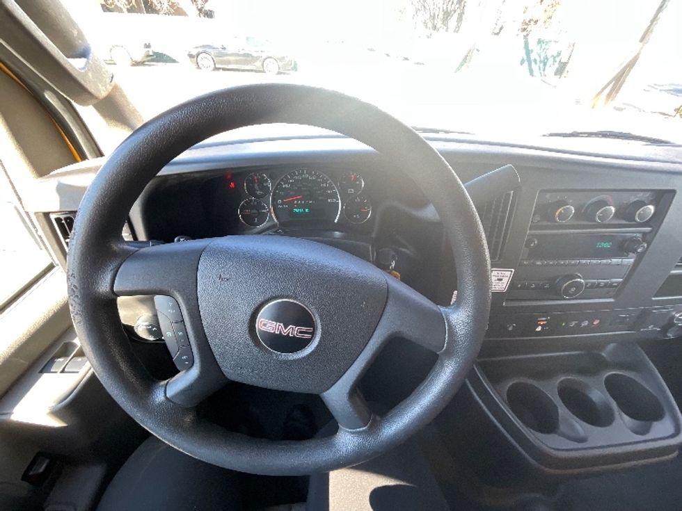 Light Duty Box Truck-Light and Medium Duty Trucks-GMC-2021-Savana G33903-West Sacramento-CA-81,392\n\t\tmiles-$ 29,750 - Image 17