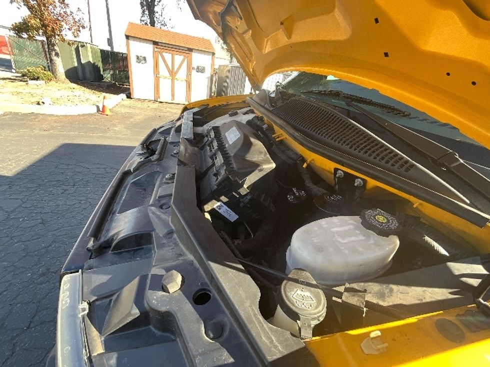 Light Duty Box Truck-Light and Medium Duty Trucks-GMC-2021-Savana G33903-West Sacramento-CA-81,392\n\t\tmiles-$ 29,750 - Image 23