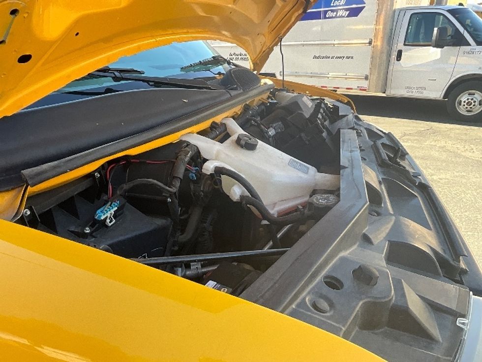 Light Duty Box Truck-Light and Medium Duty Trucks-GMC-2021-Savana G33903-West Sacramento-CA-81,392\n\t\tmiles-$ 29,750 - Image 24