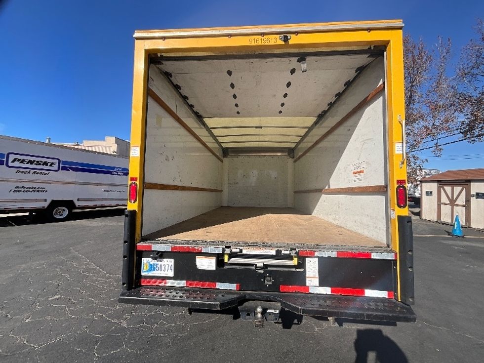 Light Duty Box Truck-Light and Medium Duty Trucks-GMC-2021-Savana G33903-West Sacramento-CA-81,392\n\t\tmiles-$ 29,750 - Image 8