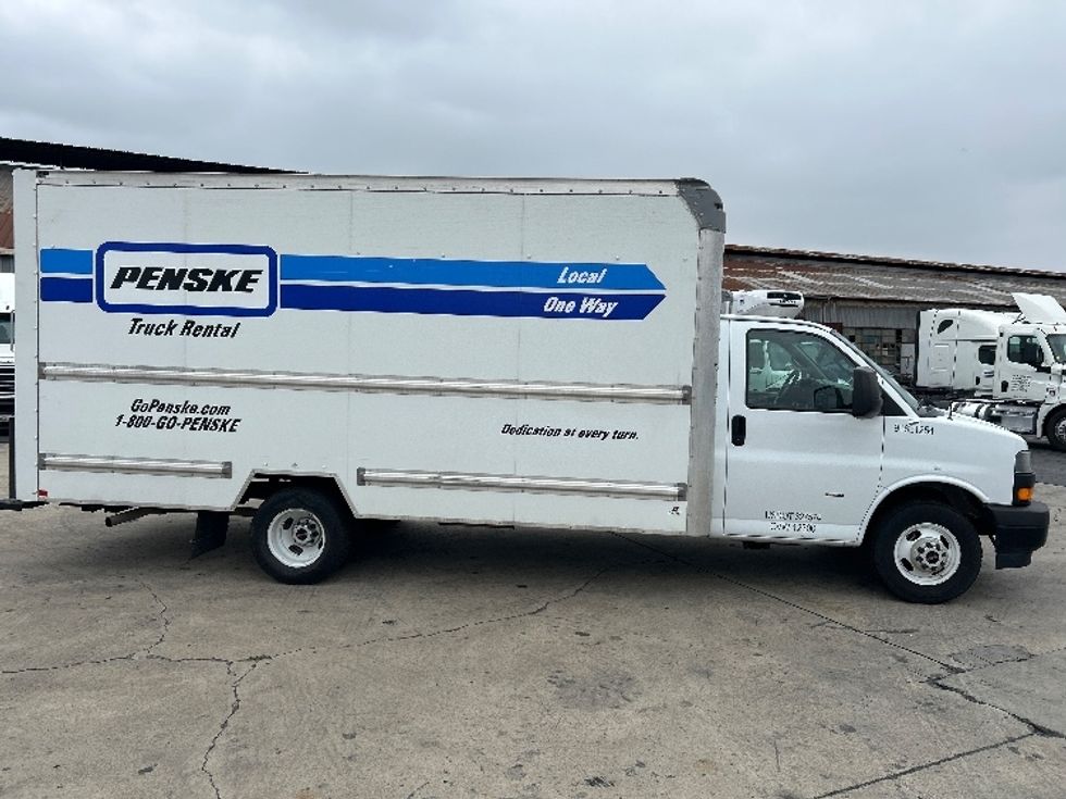 Light Duty Box Truck-Light and Medium Duty Trucks-GMC-2021-Savana G33903-West Sacramento-CA-84,086\n\t\tmiles-$ 29,250 - Image 14