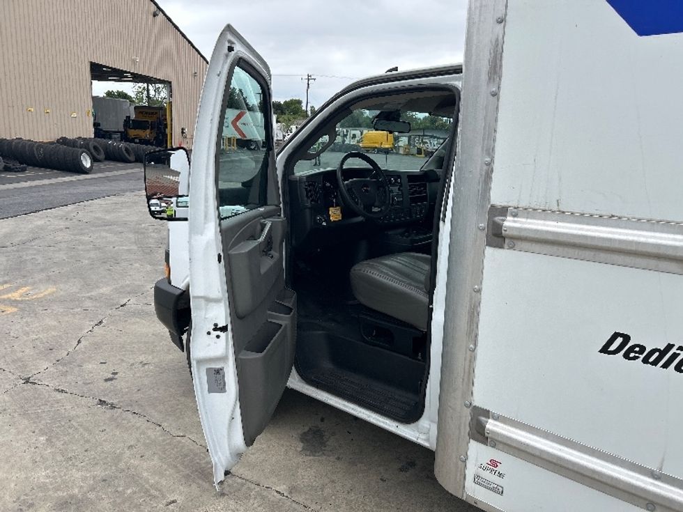 Light Duty Box Truck-Light and Medium Duty Trucks-GMC-2021-Savana G33903-West Sacramento-CA-84,086\n\t\tmiles-$ 29,250 - Image 15