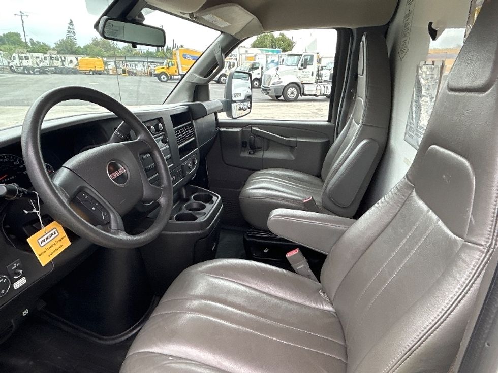 Light Duty Box Truck-Light and Medium Duty Trucks-GMC-2021-Savana G33903-West Sacramento-CA-84,086\n\t\tmiles-$ 29,250 - Image 18