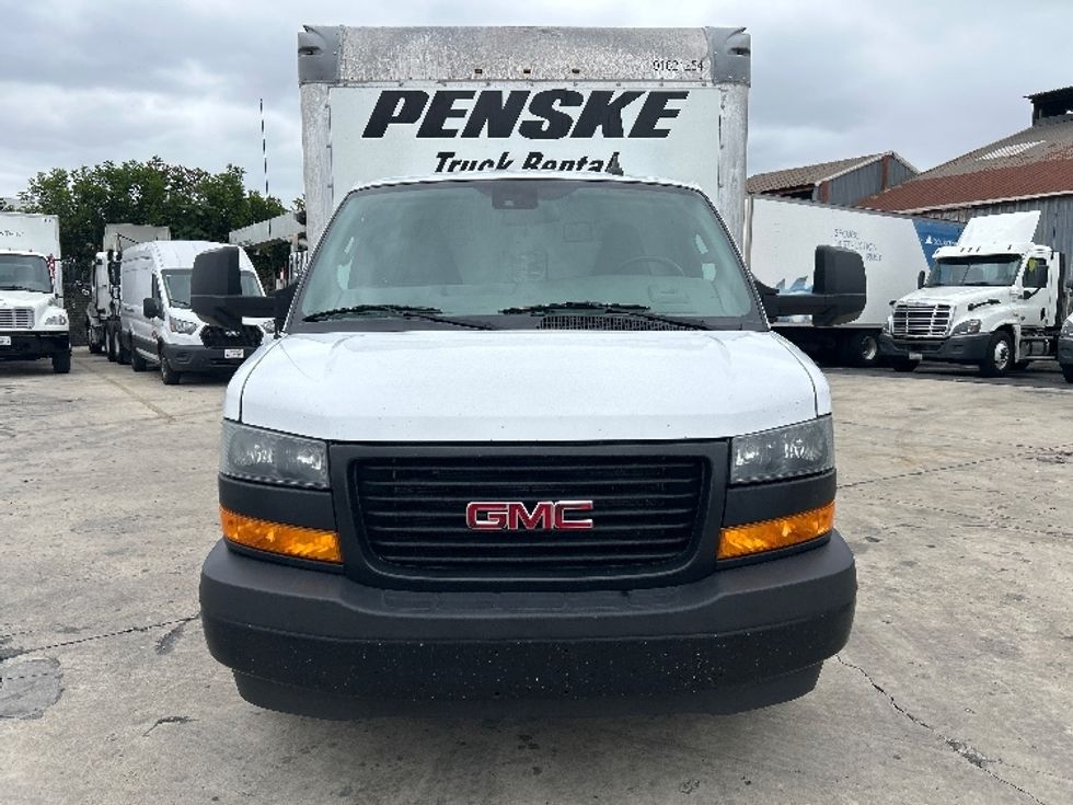 Light Duty Box Truck-Light and Medium Duty Trucks-GMC-2021-Savana G33903-West Sacramento-CA-84,086\n\t\tmiles-$ 29,250 - Image 2