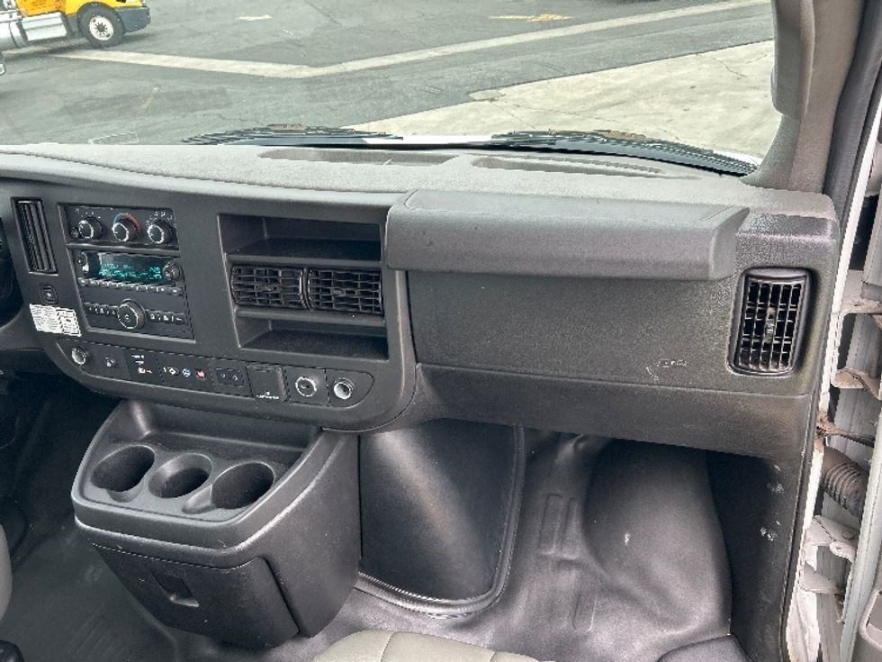Light Duty Box Truck-Light and Medium Duty Trucks-GMC-2021-Savana G33903-West Sacramento-CA-84,086\n\t\tmiles-$ 29,250 - Image 20