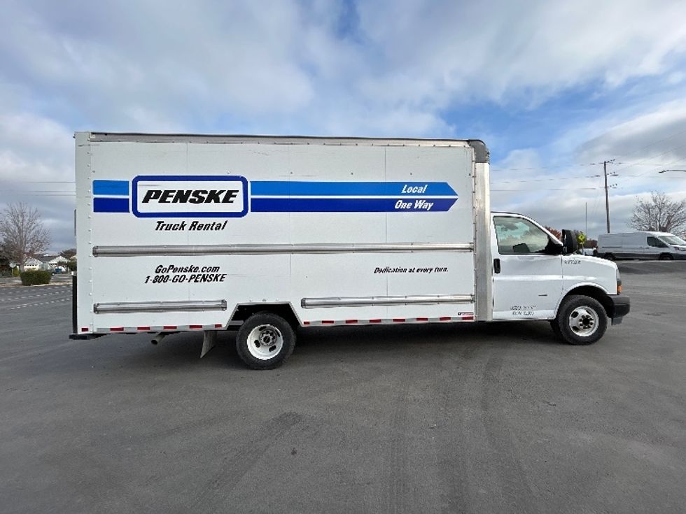 Light Duty Box Truck-Light and Medium Duty Trucks-GMC-2021-Savana G33903-West Sacramento-CA-85,947\n\t\tmiles-$ 32,750 - Image 12