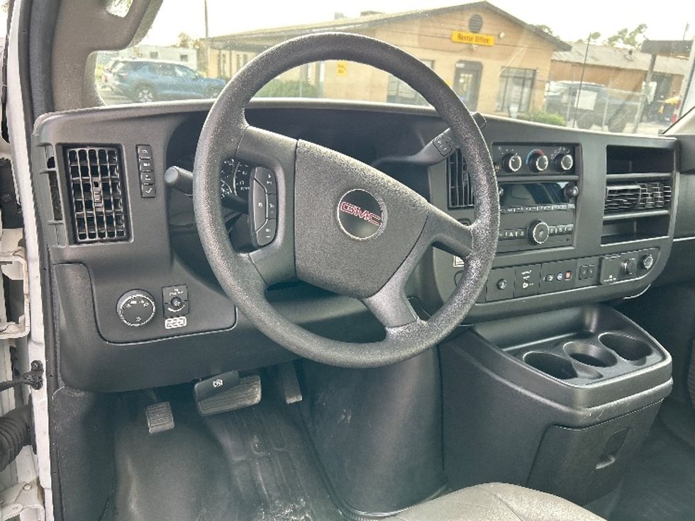 Light Duty Box Truck-Light and Medium Duty Trucks-GMC-2021-Savana G33903-West Sacramento-CA-85,947\n\t\tmiles-$ 32,750 - Image 14