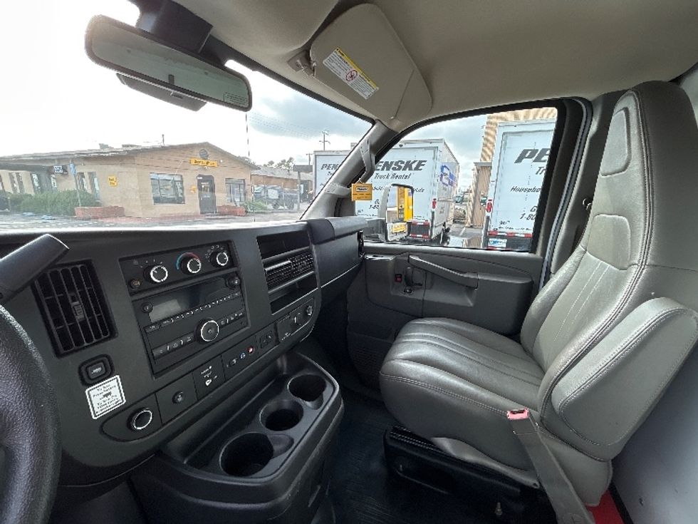 Light Duty Box Truck-Light and Medium Duty Trucks-GMC-2021-Savana G33903-West Sacramento-CA-85,947\n\t\tmiles-$ 32,750 - Image 16