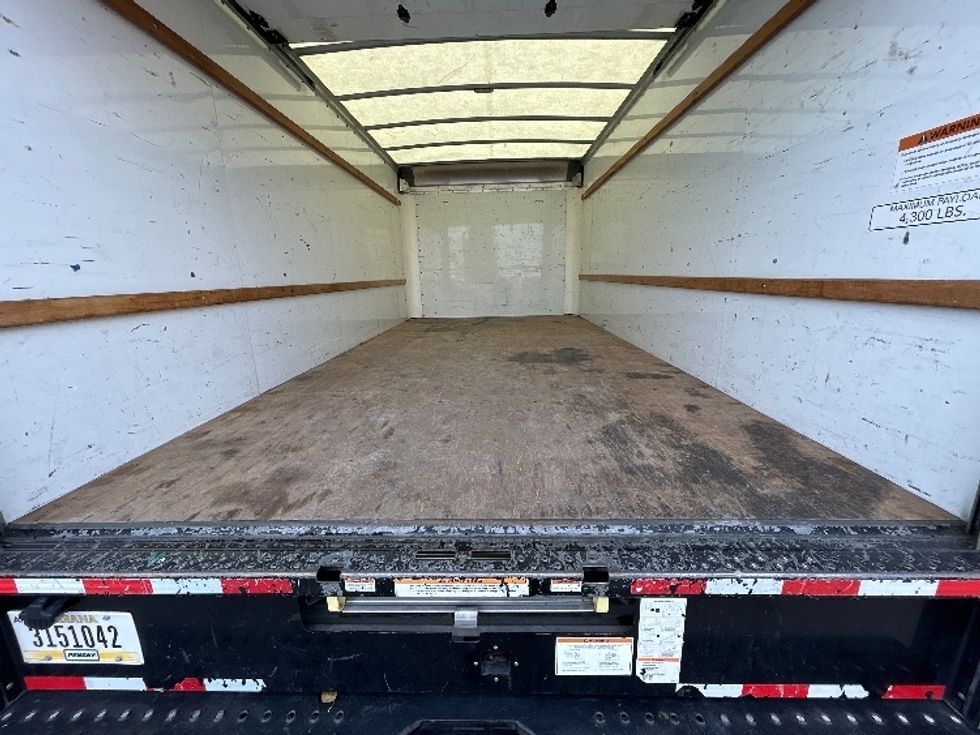 Light Duty Box Truck-Light and Medium Duty Trucks-GMC-2021-Savana G33903-West Sacramento-CA-85,947\n\t\tmiles-$ 32,750 - Image 8