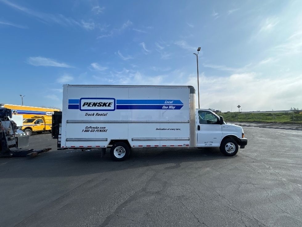 Light Duty Box Truck-Light and Medium Duty Trucks-GMC-2021-Savana G33903-West Sacramento-CA-86,192\n\t\tmiles-$ 33,000 - Image 10