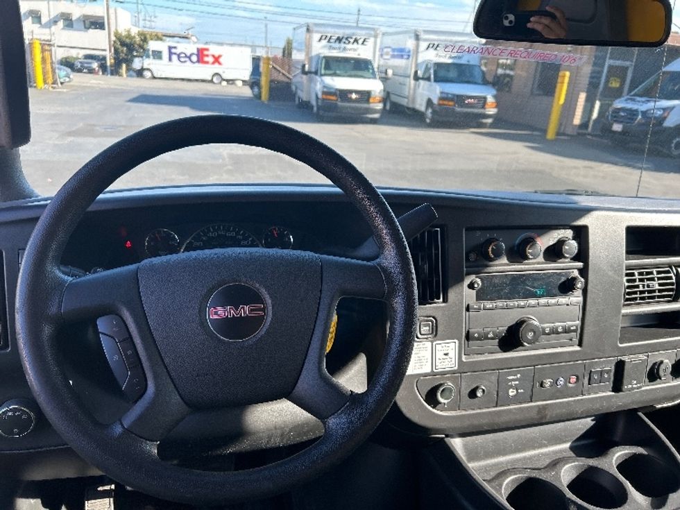 Light Duty Box Truck-Light and Medium Duty Trucks-GMC-2021-Savana G33903-West Sacramento-CA-86,675\n\t\tmiles-$ 29,250 - Image 18