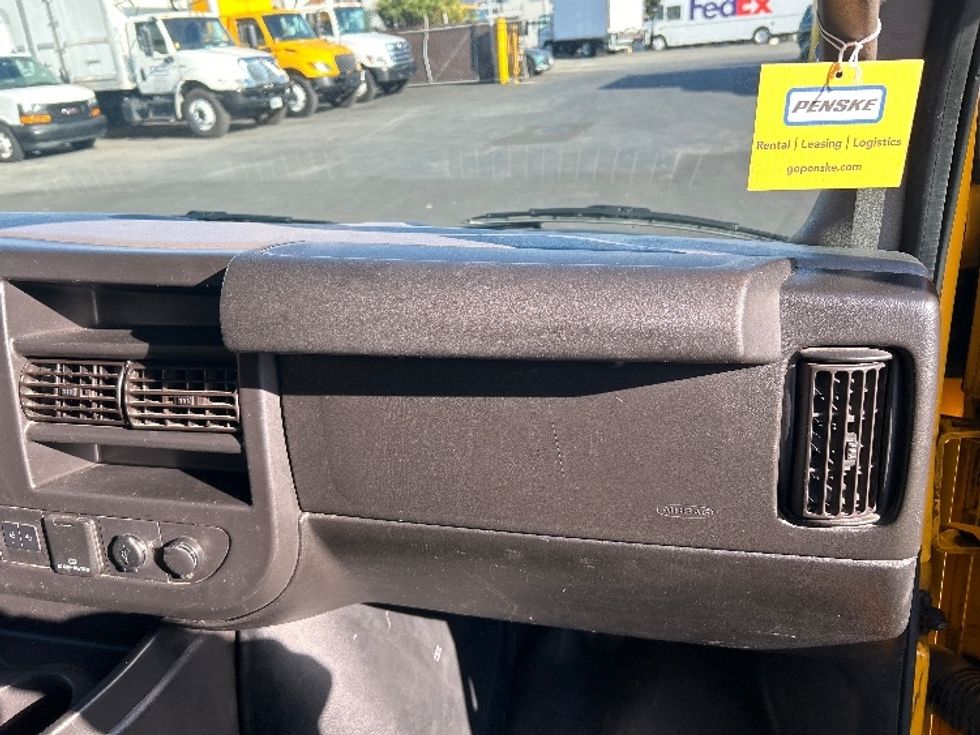 Light Duty Box Truck-Light and Medium Duty Trucks-GMC-2021-Savana G33903-West Sacramento-CA-86,675\n\t\tmiles-$ 29,250 - Image 21