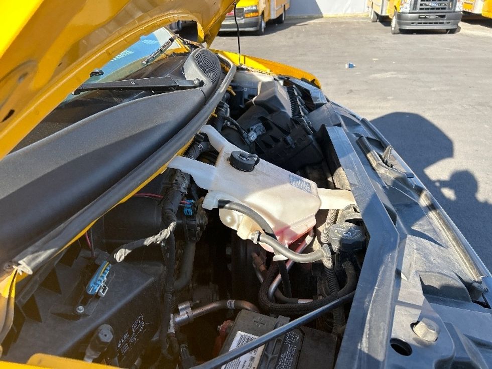 Light Duty Box Truck-Light and Medium Duty Trucks-GMC-2021-Savana G33903-West Sacramento-CA-86,675\n\t\tmiles-$ 29,250 - Image 23