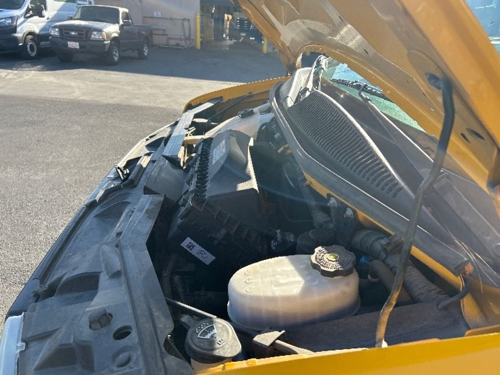 Light Duty Box Truck-Light and Medium Duty Trucks-GMC-2021-Savana G33903-West Sacramento-CA-86,675\n\t\tmiles-$ 29,250 - Image 24