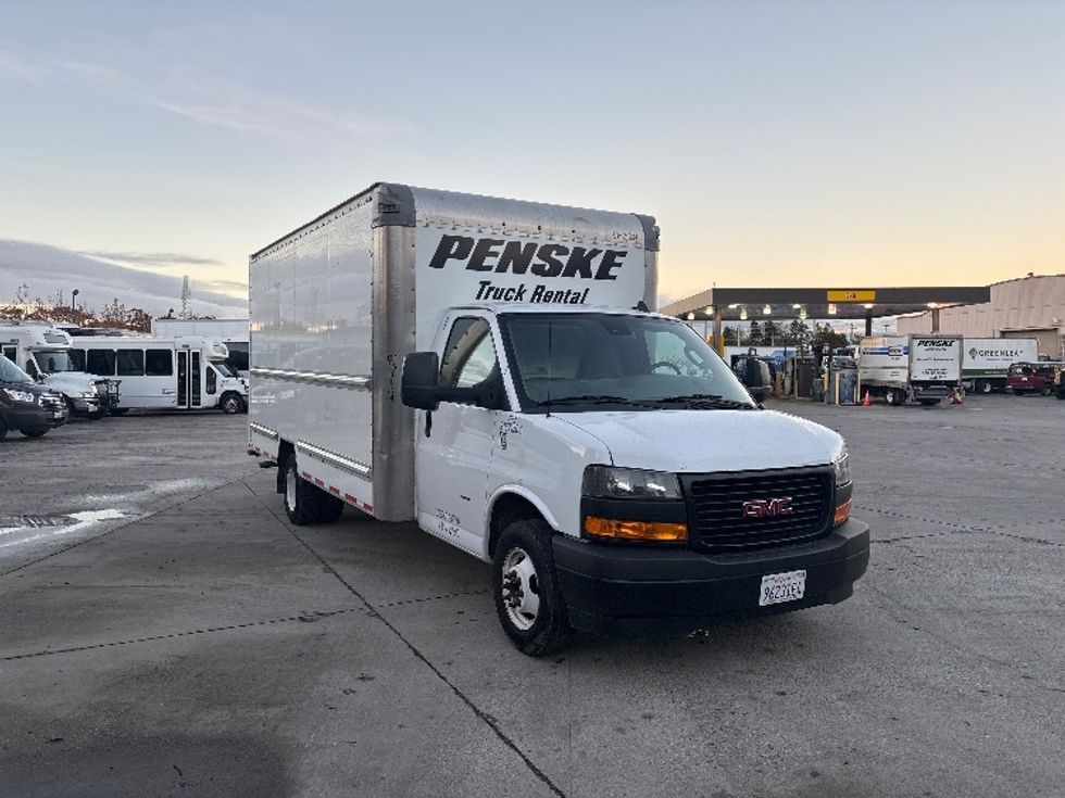 Light Duty Box Truck-Light and Medium Duty Trucks-GMC-2021-Savana G33903-West Sacramento-CA-90,582\n\t\tmiles-$ 32,250 - Image 1