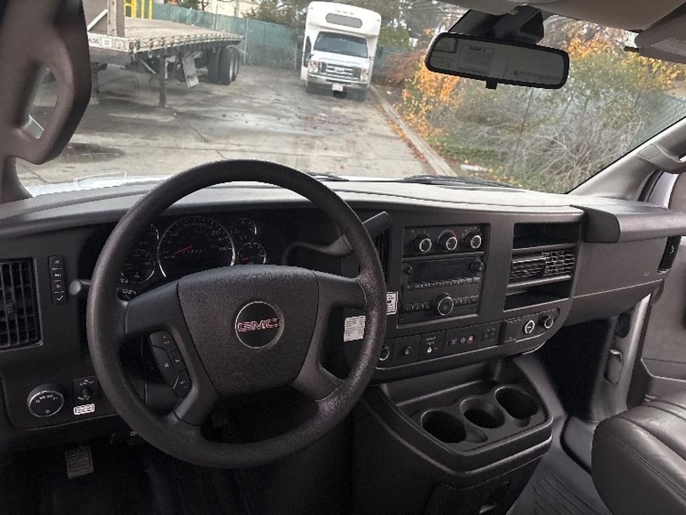 Light Duty Box Truck-Light and Medium Duty Trucks-GMC-2021-Savana G33903-West Sacramento-CA-90,582\n\t\tmiles-$ 32,250 - Image 18