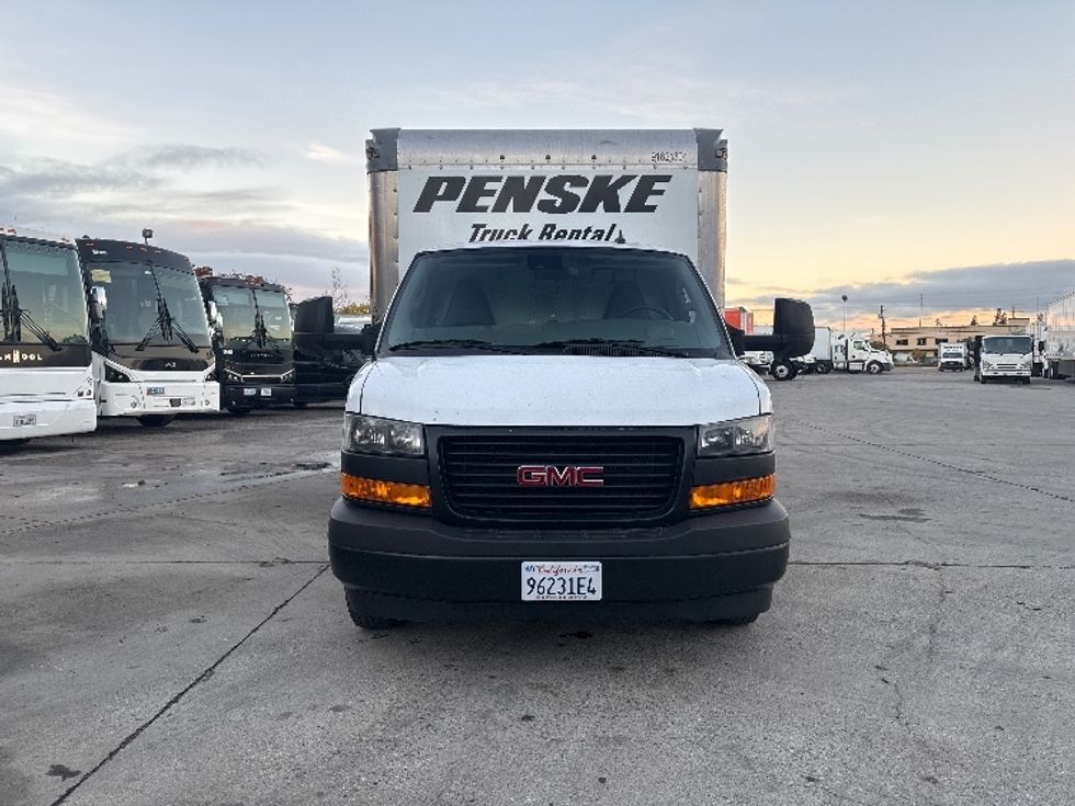 Light Duty Box Truck-Light and Medium Duty Trucks-GMC-2021-Savana G33903-West Sacramento-CA-90,582\n\t\tmiles-$ 32,250 - Image 2