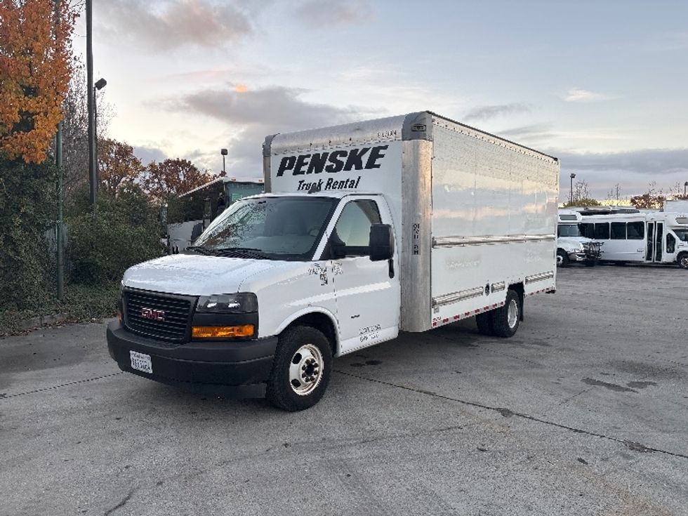 Light Duty Box Truck-Light and Medium Duty Trucks-GMC-2021-Savana G33903-West Sacramento-CA-90,582\n\t\tmiles-$ 32,250 - Image 3