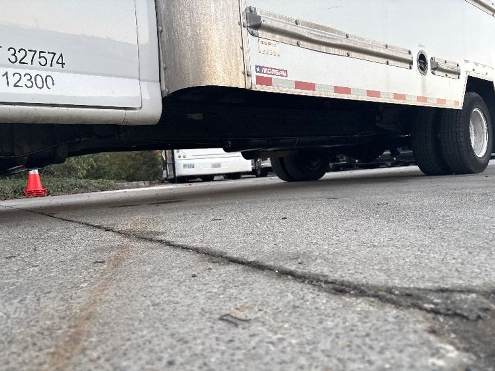 Light Duty Box Truck-Light and Medium Duty Trucks-GMC-2021-Savana G33903-West Sacramento-CA-90,582\n\t\tmiles-$ 32,250 - Image 5