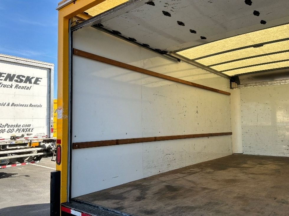 Light Duty Box Truck-Light and Medium Duty Trucks-GMC-2021-Savana G33903-West Sacramento-CA-91,425\n\t\tmiles-$ 27,000 - Image 10