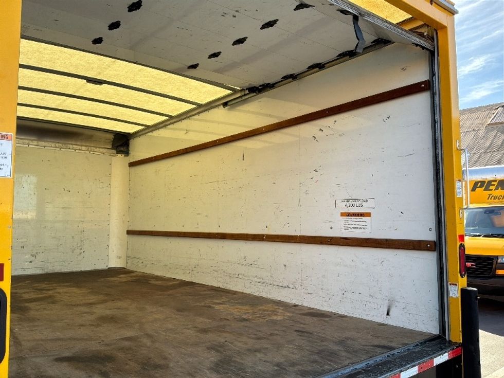 Light Duty Box Truck-Light and Medium Duty Trucks-GMC-2021-Savana G33903-West Sacramento-CA-91,425\n\t\tmiles-$ 27,000 - Image 11