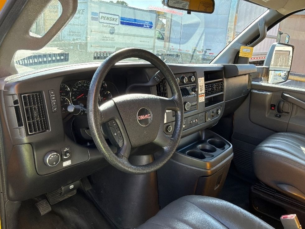 Light Duty Box Truck-Light and Medium Duty Trucks-GMC-2021-Savana G33903-West Sacramento-CA-91,425\n\t\tmiles-$ 27,000 - Image 16