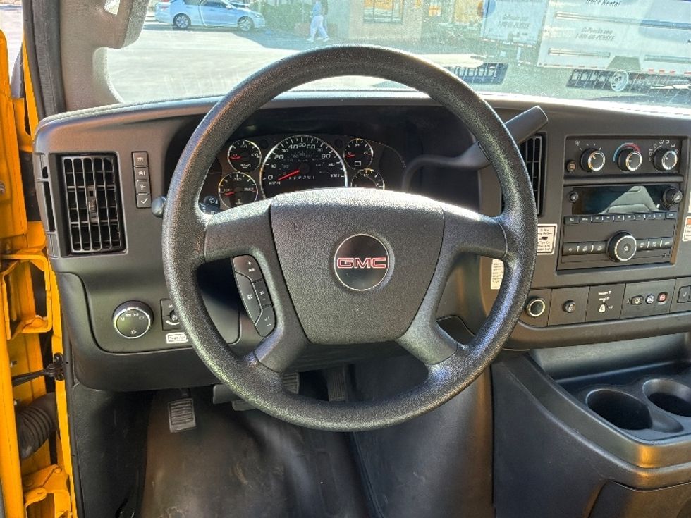 Light Duty Box Truck-Light and Medium Duty Trucks-GMC-2021-Savana G33903-West Sacramento-CA-91,425\n\t\tmiles-$ 27,000 - Image 17