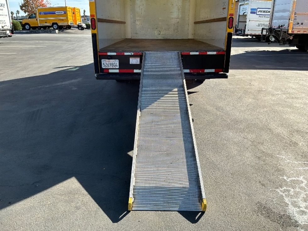 Light Duty Box Truck-Light and Medium Duty Trucks-GMC-2021-Savana G33903-West Sacramento-CA-91,425\n\t\tmiles-$ 27,000 - Image 25
