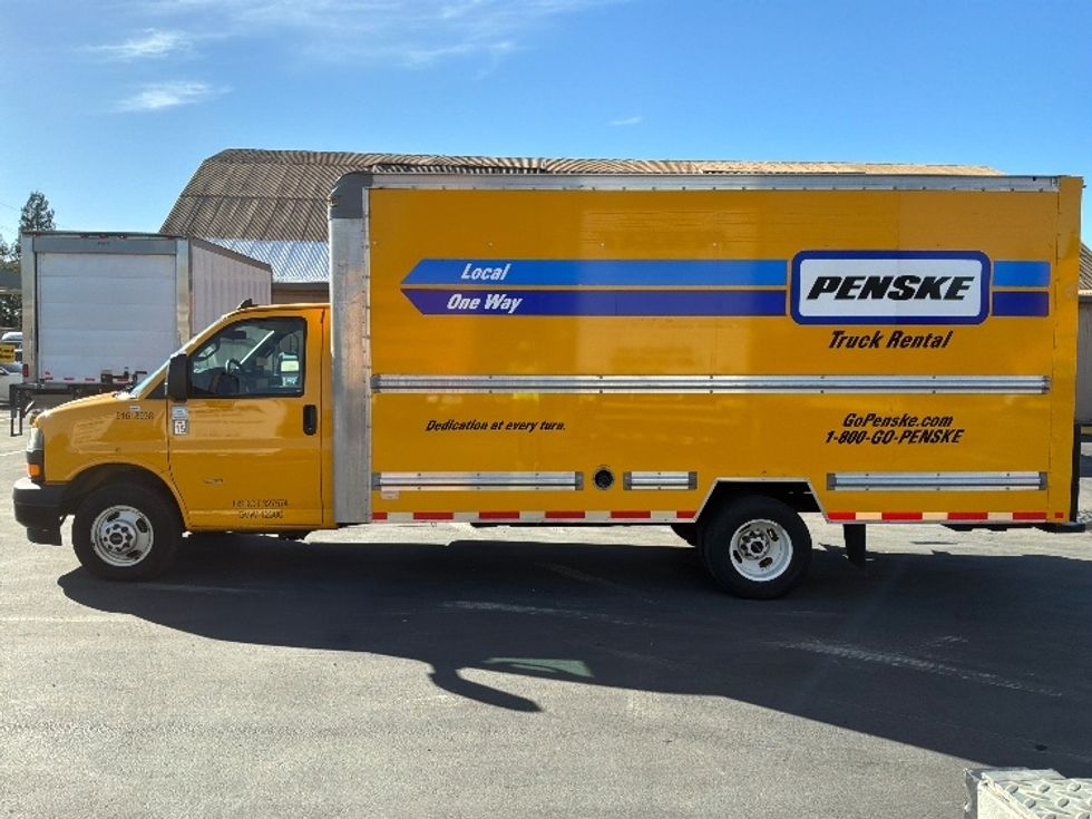 Light Duty Box Truck-Light and Medium Duty Trucks-GMC-2021-Savana G33903-West Sacramento-CA-91,425\n\t\tmiles-$ 27,000 - Image 4