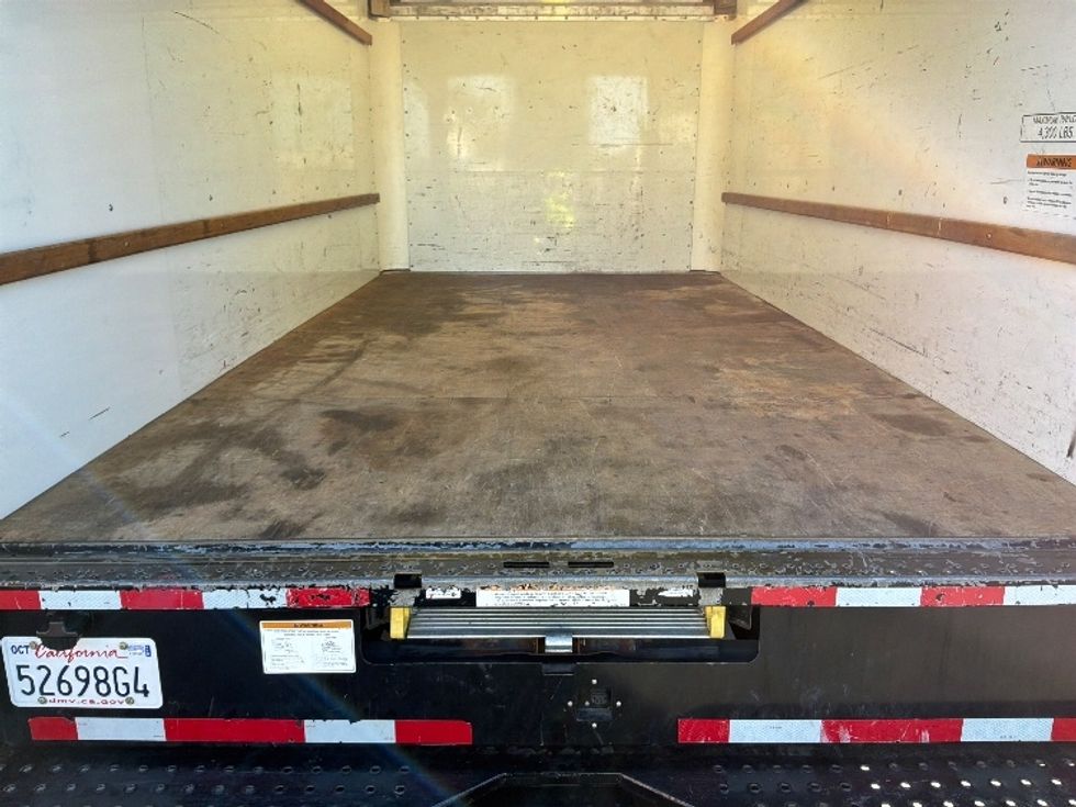 Light Duty Box Truck-Light and Medium Duty Trucks-GMC-2021-Savana G33903-West Sacramento-CA-91,425\n\t\tmiles-$ 27,000 - Image 9
