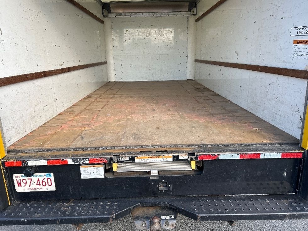 Light Duty Box Truck-Light and Medium Duty Trucks-GMC-2021-Savana G33903-West Sacramento-CA-91,523\n\t\tmiles-$ 28,500 - Image 10