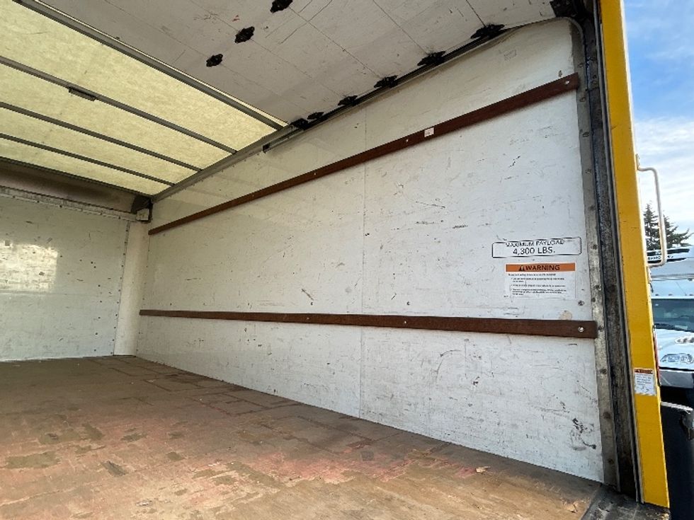 Light Duty Box Truck-Light and Medium Duty Trucks-GMC-2021-Savana G33903-West Sacramento-CA-91,523\n\t\tmiles-$ 28,500 - Image 12