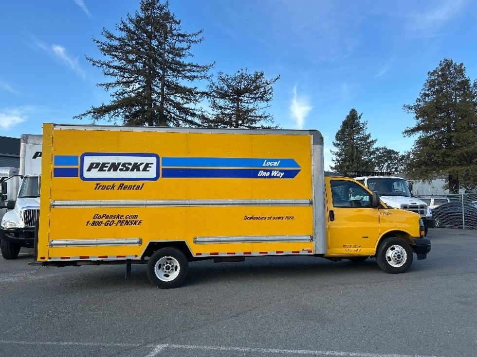 Light Duty Box Truck-Light and Medium Duty Trucks-GMC-2021-Savana G33903-West Sacramento-CA-91,523\n\t\tmiles-$ 28,500 - Image 15