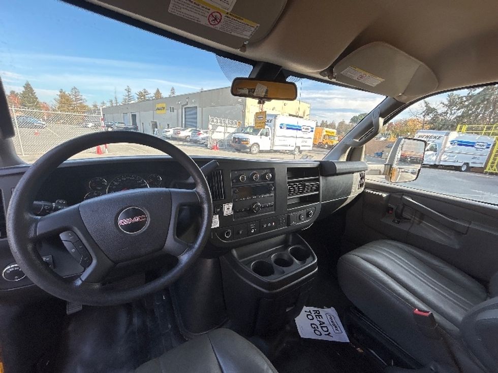 Light Duty Box Truck-Light and Medium Duty Trucks-GMC-2021-Savana G33903-West Sacramento-CA-91,523\n\t\tmiles-$ 28,500 - Image 18