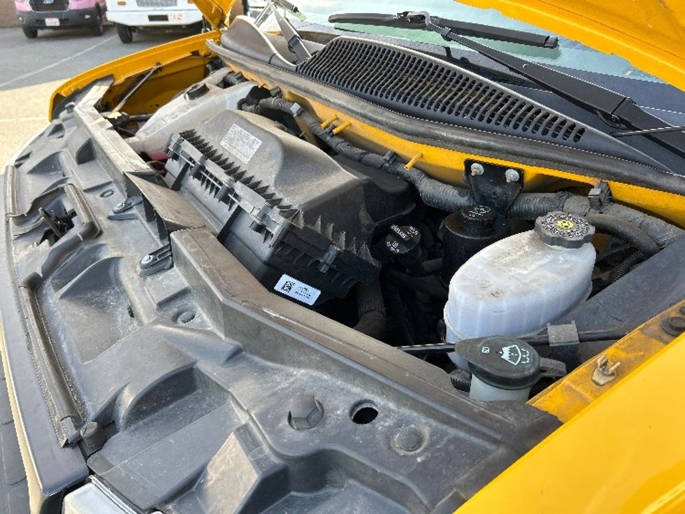 Light Duty Box Truck-Light and Medium Duty Trucks-GMC-2021-Savana G33903-West Sacramento-CA-91,523\n\t\tmiles-$ 28,500 - Image 24