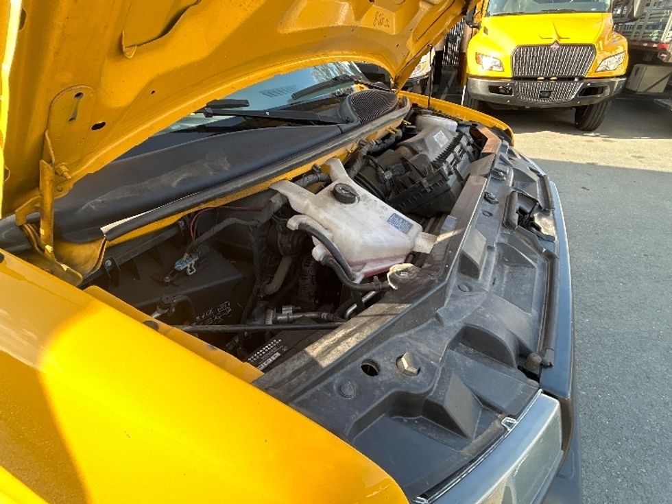 Light Duty Box Truck-Light and Medium Duty Trucks-GMC-2021-Savana G33903-West Sacramento-CA-91,523\n\t\tmiles-$ 28,500 - Image 23